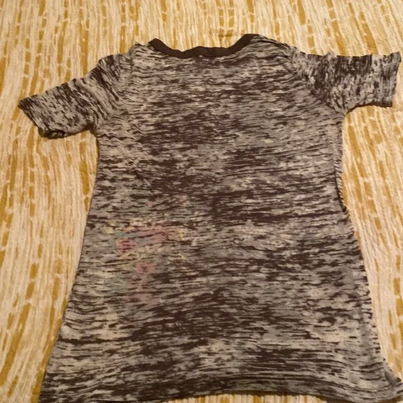 Rock n out fun top! - Picture 5 of 6